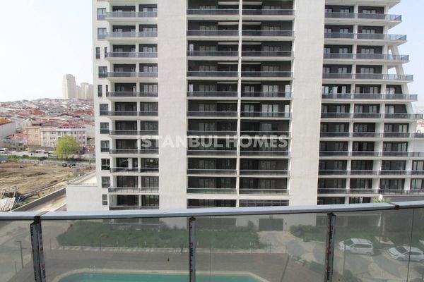1-Bedroom Flat in a Complex with Amenities in Esenyurt Istanbul