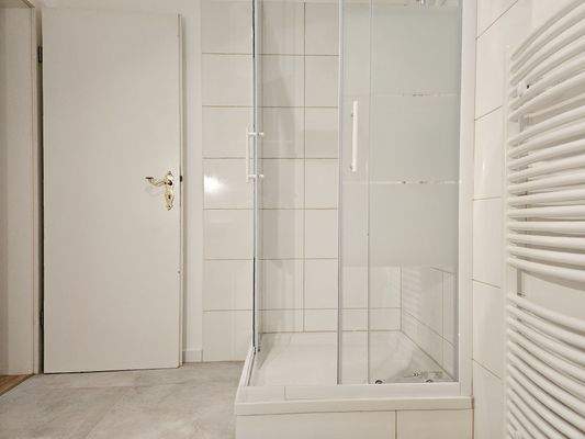 Bad mit Dusche(1).jpg