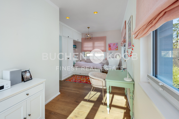 Weiteres Schlafzimmer mit Terrassenzugang