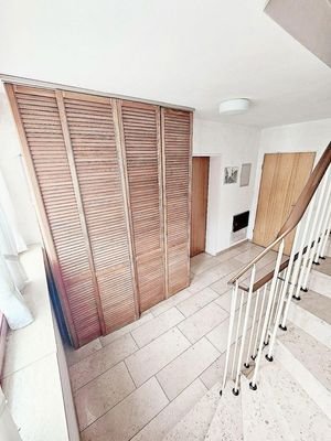 Treppenhaus / Flur 1