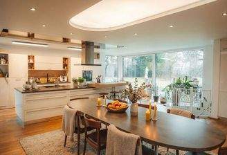 Essbereich mit offener Küche