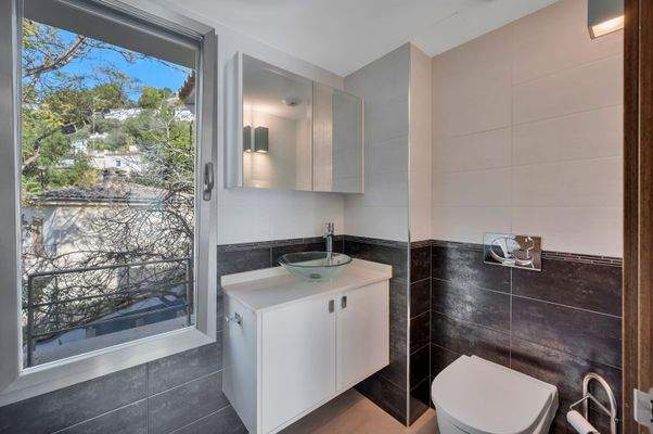 Guest toilet in villa in Costa d'en Blanes