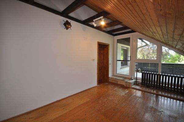 24 Arbeits oder Gäestezimmer mit Zugang zur Terras