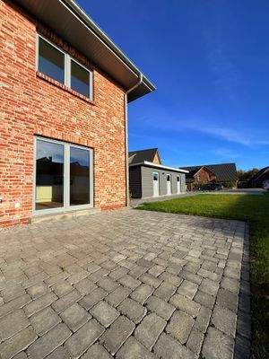 Südterrasse und Garten