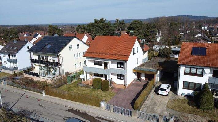 Gepflegtes 3-Fam.-Haus