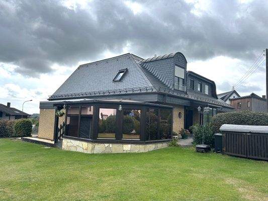 zwei gemütliche Wintergärten (hier vor der Küche)