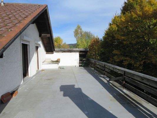 sonnige Südostterrasse