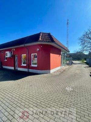 Objektansicht, Rückseite, Zufahrt