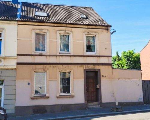 Hausansicht Strassenseite