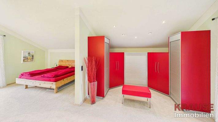 Schlafzimmer mit Ankleide OG