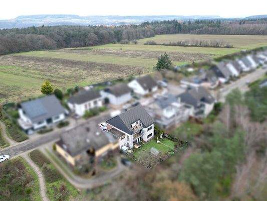 Vielseitiges Zweifamilienhaus in Dillingen, Pachtener Heide