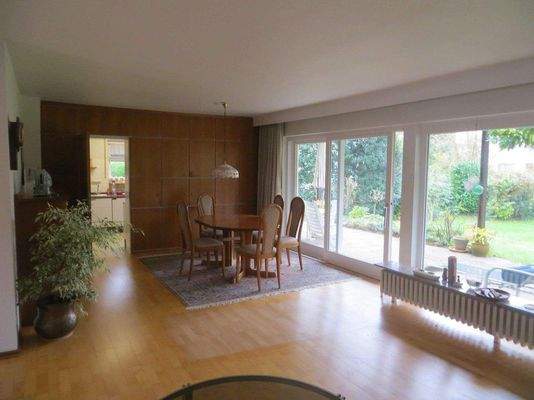 Blick zum Eßzimmer und Kücke