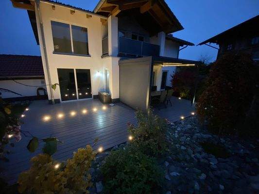 Terrasse mit Beleuchtung
