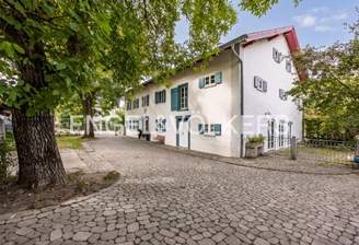 Das Wohnhaus aus dem Ursprungsbaujahr 1885 wurde 1998 umfassend und preisgekrönt saniert
