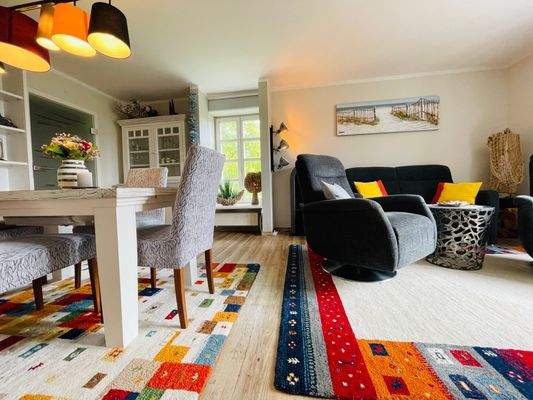 Wohn - und Essbereich