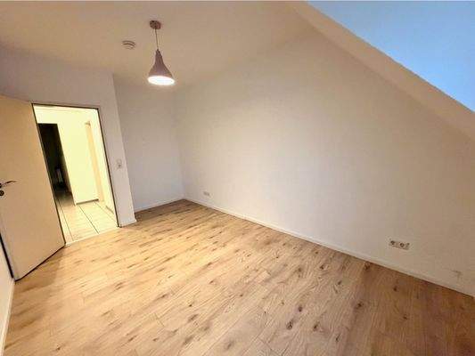 16.Schlafzimmer 1.OG.jpeg