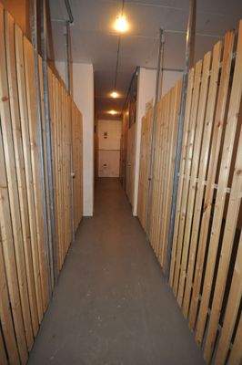 14 Kellerabteile.JPG