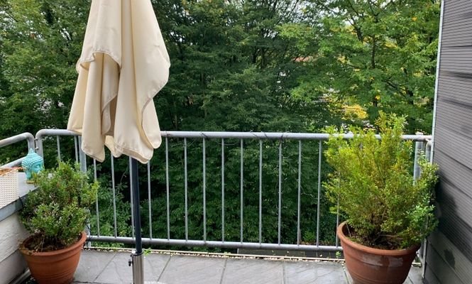 Balkon mit Blick ins Grüne