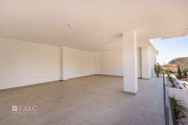 zweite Terrasse - überdacht unter der Villa