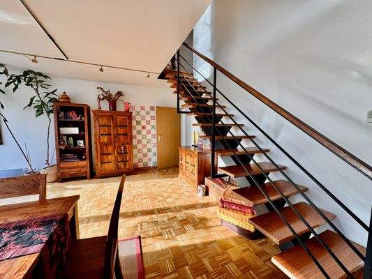 E1 offene Treppe zu E2