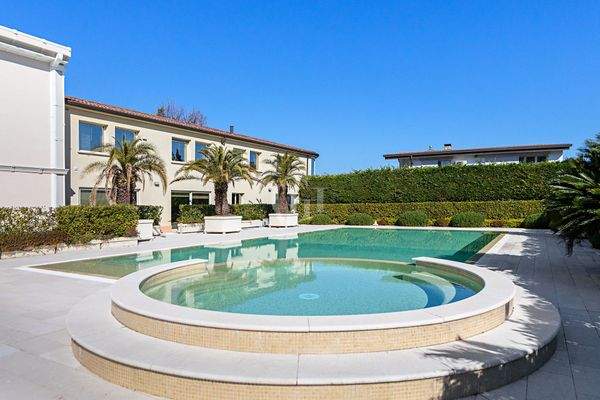 Gemeinsames Schwimmbad