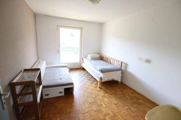 Wohn- und Geschäftshaus in Keutschach-Höflein mit 1.892m² Grundstück und 3 XXL-Garagen Nähe Rauschelesee mit vielen Verwendungsmöglichkeiten!