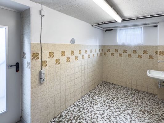 17. Waschküche im Keller.jpg