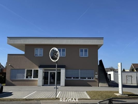 ruhige Lage, da unterhalb Büro