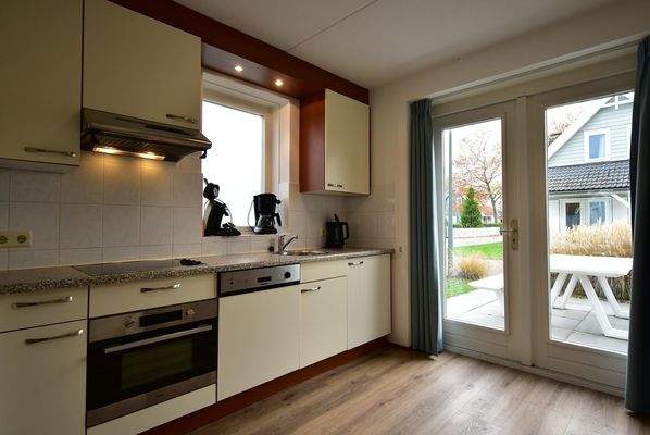 Freistehendes 6-Personen-Ferienhaus auf Eigengrund im Summio Parc Aquadelta Bruinisse001