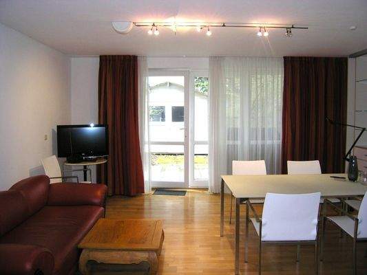 sep. Eingang Büro Souterrain