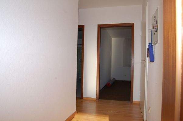 04 Eingangsbereich Flur.JPG