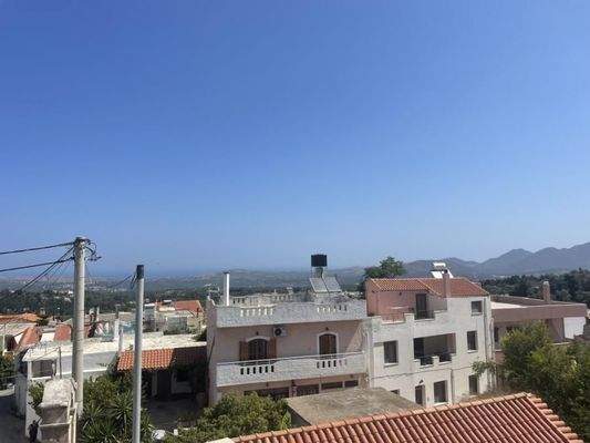 Kreta, Margarites: Renoviertes Steinhaus im Dorf zu verkaufen