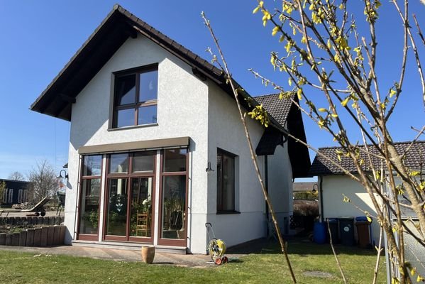Anbau mit Wintergarten - Ansicht vom Garten