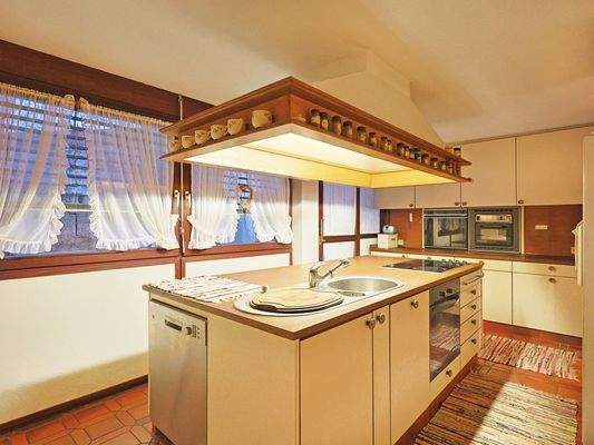 Geräumige, separate Küche