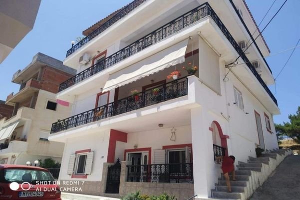 Kreta, Sitia: Moderne 3-Zimmer-Wohnung mit Balkon und Meerblick zu verkaufen