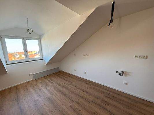 offene Küche mit Dachgaube