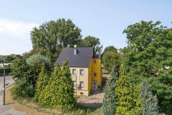 straßenseitige Ansicht