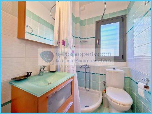 10da86f49f44402d87704ff1e493543d-original