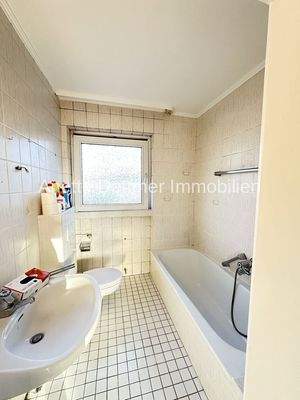 15 OG Wohnung Badezimmer