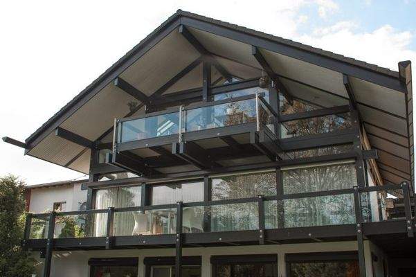 Ansicht Eingang mit Umwehrung