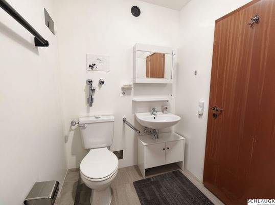 Badezimmer - Modernisierungsbeispiel (KI)