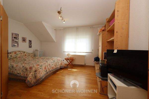 OG | Schlafzimmer 2 mit Duschbad