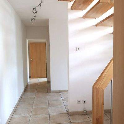 Haus-Pohlheim-Heinrich-Lübke-Ring 13-50138-Flur