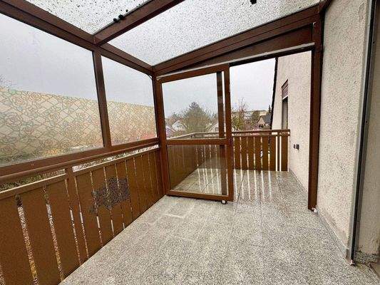 großer überdachter Balkon / Obergeschoss