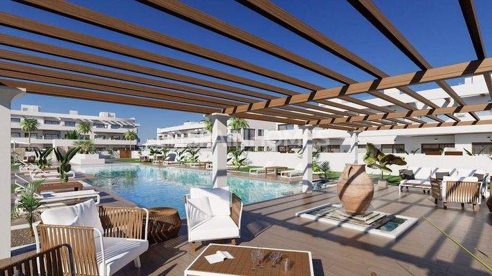 Stylish Golf Apartments in a Complex with Pool in Los Alcázares