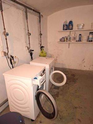 Waschmaschinenstellplatz im Keller.jpg