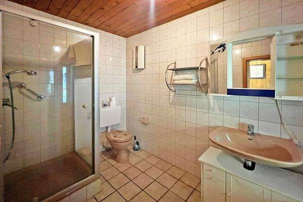 Badezimmer OG rechts