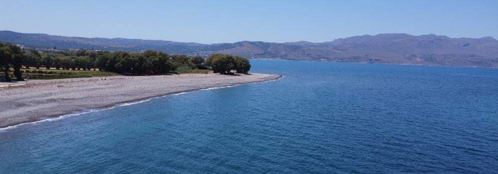 Kreta, Tavronitis: Erstklassiges Strandgrundstück mit malerischem Meerblick zu verkaufen