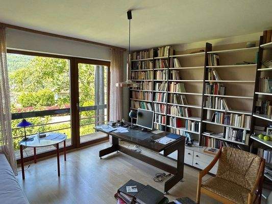 Raum (Arbeitszimmer) OG