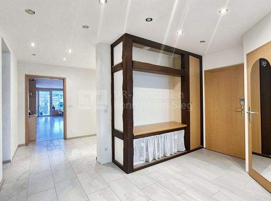 Diele EG re - Flur, Leer (unmöbliert) - (KI generiert)